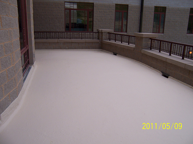 Специальное покрытие покрытие для движения пешеходов на кровле -TrafficCoat 