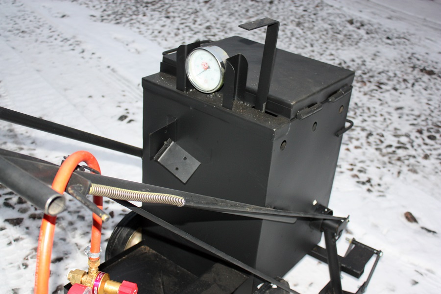 Аренда:  Кровельный портативный котел заливщик  для герметизации швов и трещин