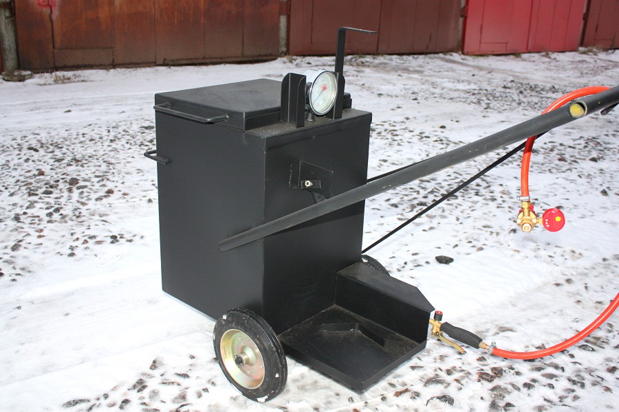 Аренда:  Кровельный портативный котел заливщик  для герметизации швов и трещин