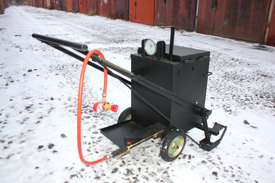 Аренда:  Кровельный портативный котел заливщик  для герметизации швов и трещин