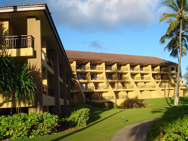 FlexCoat - система изоляционных цветных покрытий для стен и фасадов