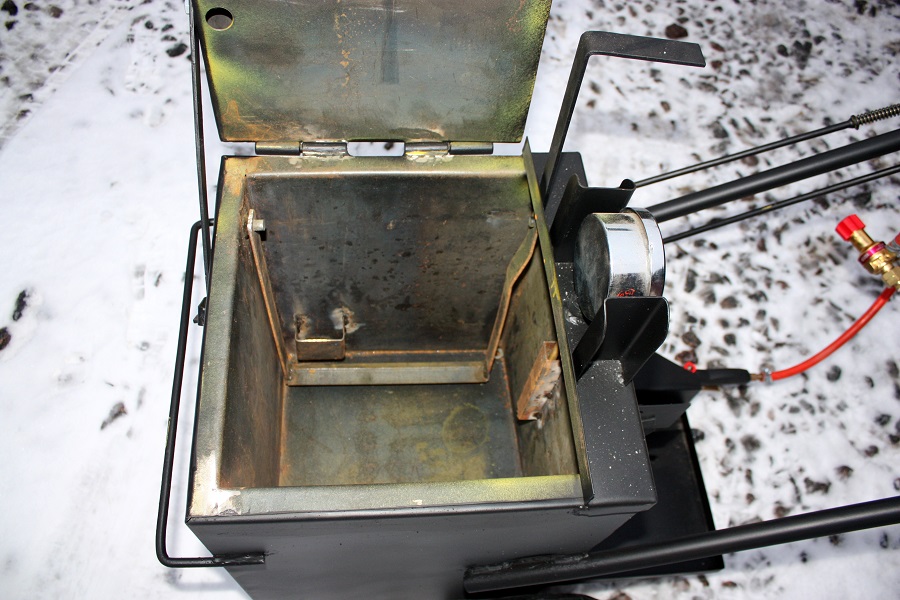 Аренда:  Кровельный портативный котел заливщик  для герметизации швов и трещин