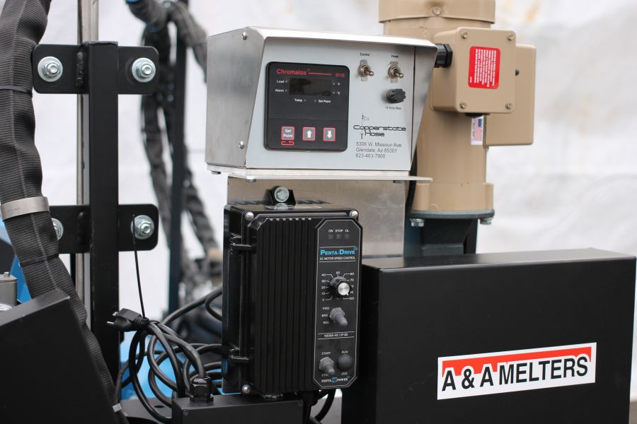 Плавильный котел заливщик мастик и герметиков