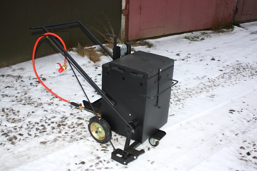 Аренда:  Кровельный портативный котел заливщик  для герметизации швов и трещин